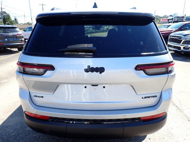 New 2025 Silver Zynith Exterior Paint Jeep Limited image 4