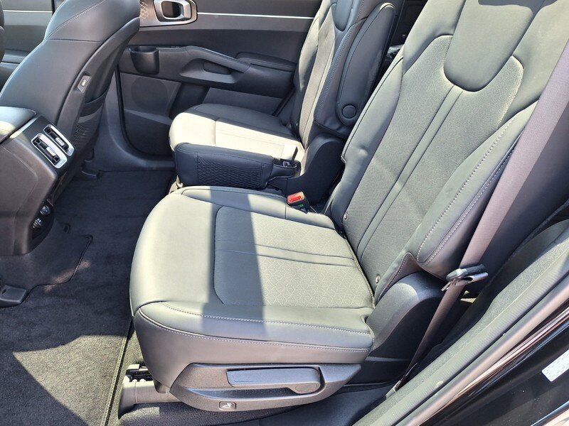 Used 2022 Black Kia EX image 22