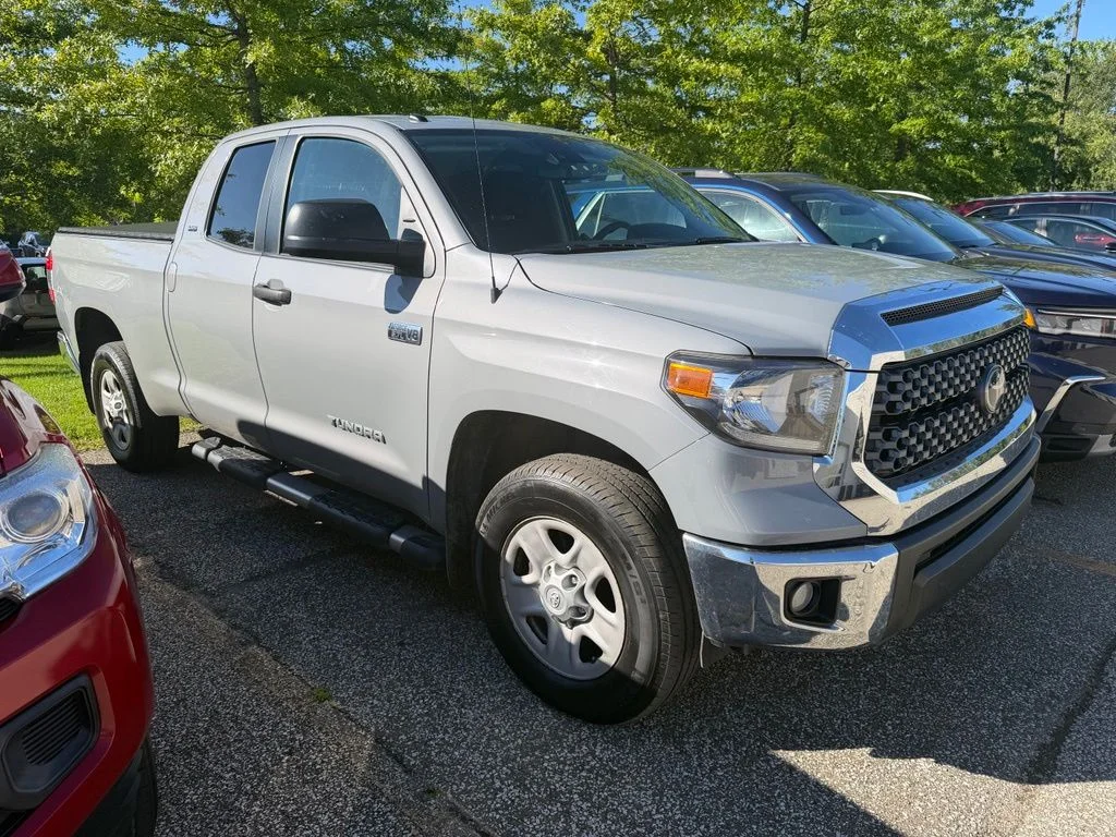 Used 2019 Gray Toyota SR5 image 3