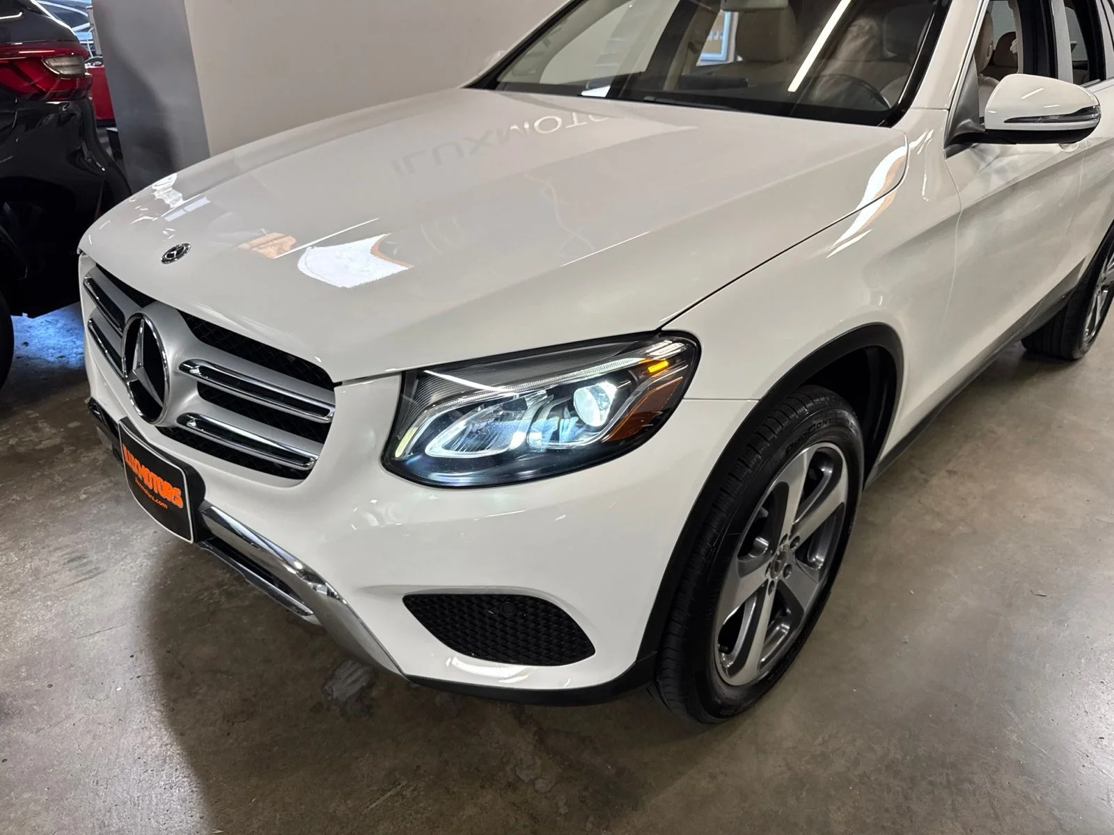Used 2019 White Mercedes-Benz GLC 300 image 4