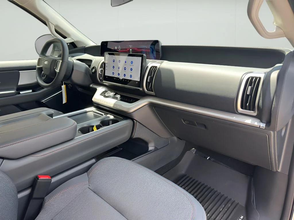 New 2025 Space Silver Metallic Ford Active image 25