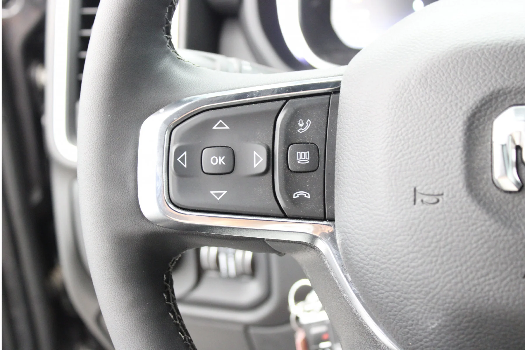 2025 RAM 2500 Laramie - Photo 10