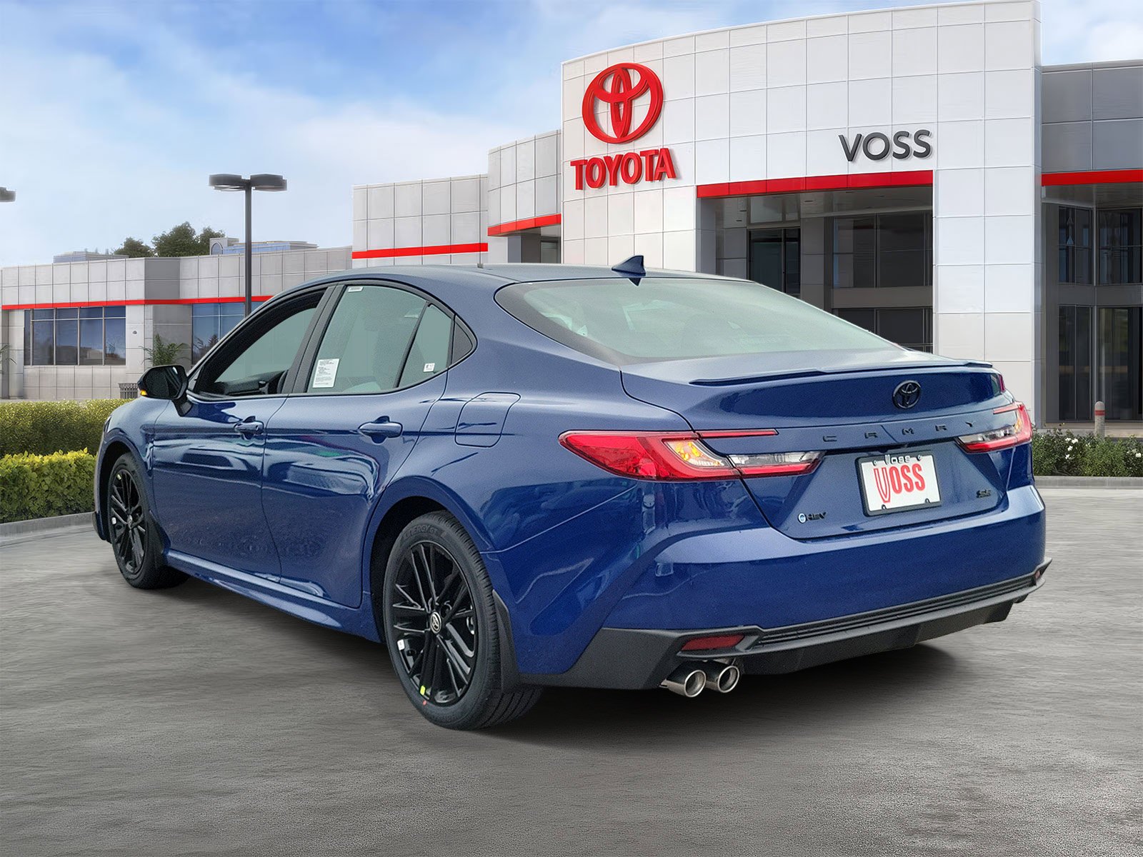 2026 Toyota Camry SE, photo 2 of 12