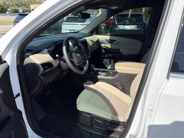 Used 2022 White Chevrolet LS image 11