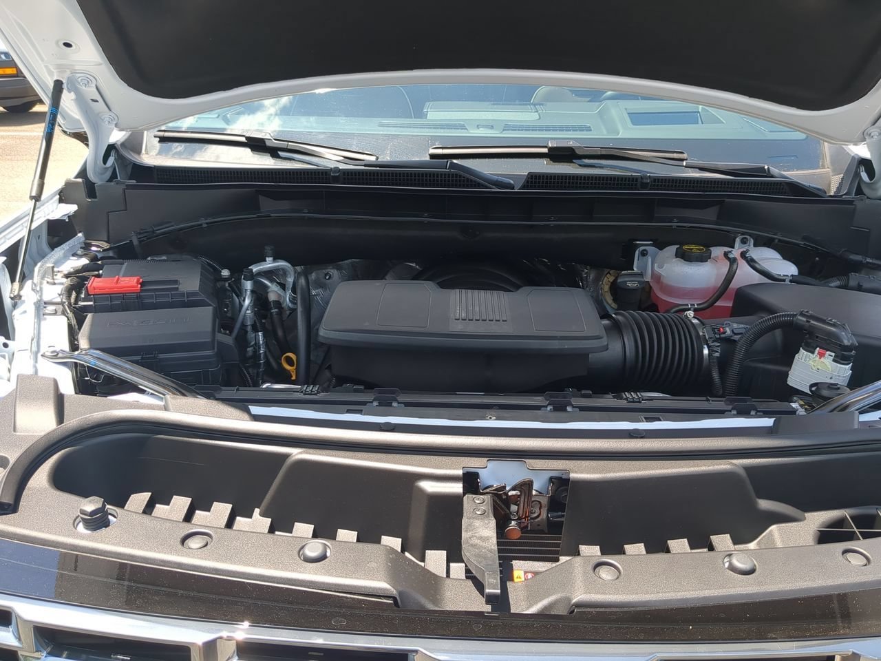 New 2026 Glacier White Tricoat GMC Denali Ultimate image 31
