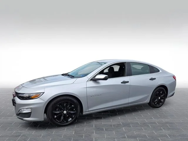 Used 2022 Silver Chevrolet LT image 3