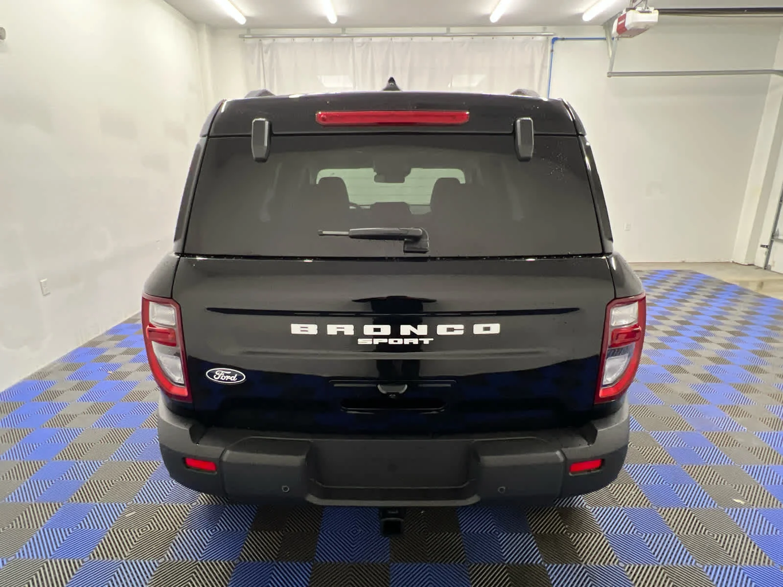 New 2026 Shadow Black Ford Badlands image 5