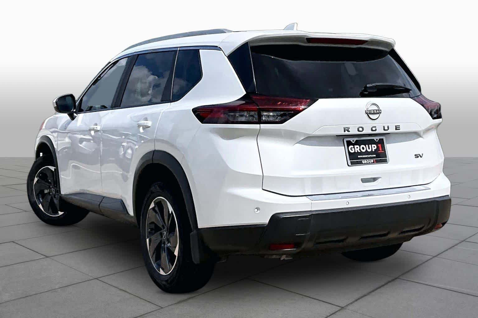 Certified Used 2024 Everest White Pearl Nissan SV image 11