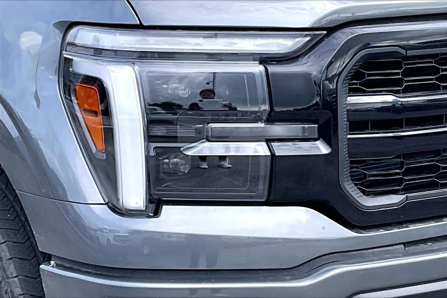 New 2026 Carbonized Gray Metallic Ford Lariat® image 10