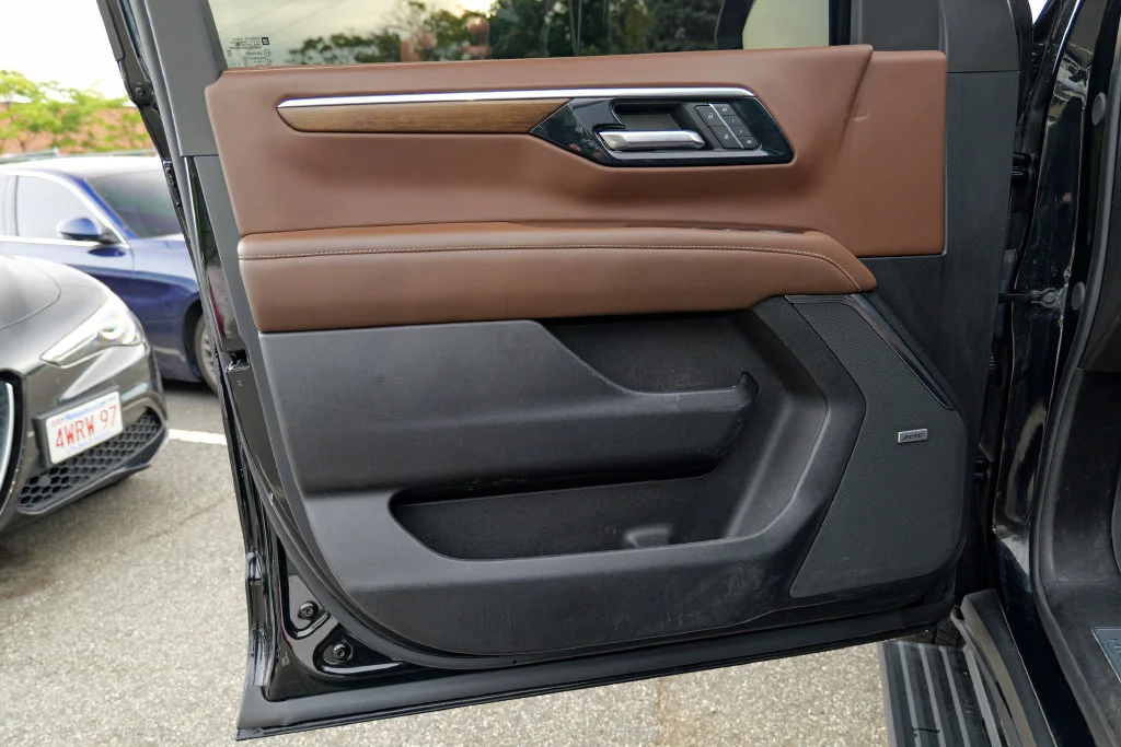 Used 2025 Black Chevrolet High Country image 16