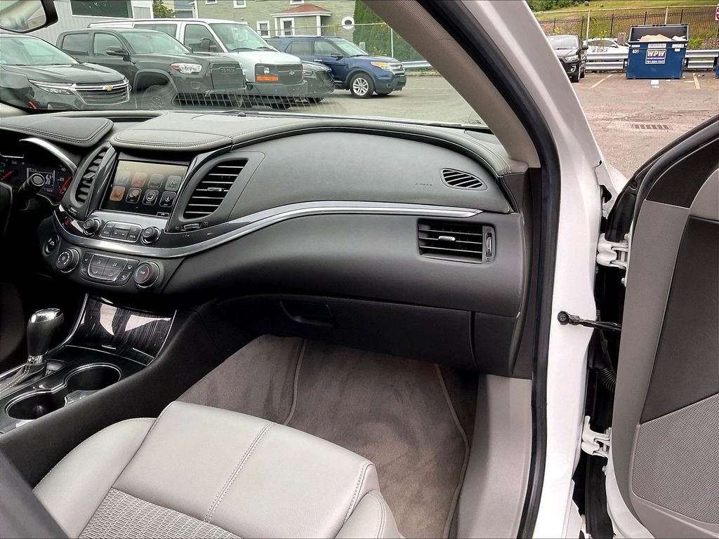 Used 2019 White Chevrolet LS image 13