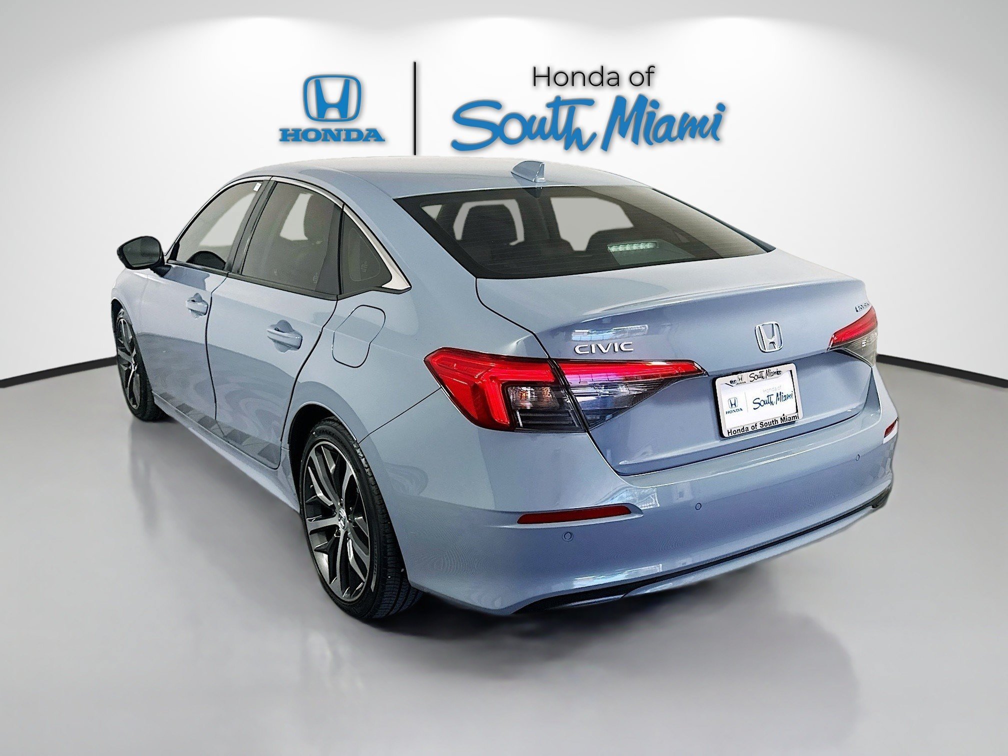2022 Honda Civic Touring - Photo 4