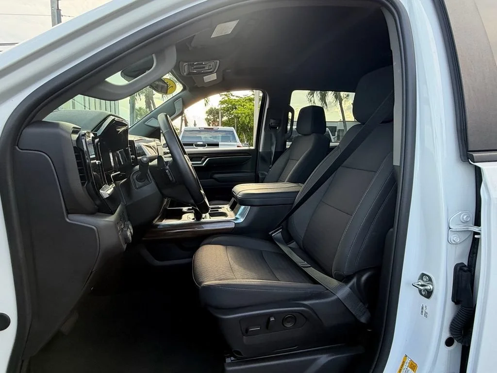 2025 Chevrolet Silverado 1500 LT - Photo 9
