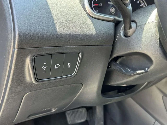 Used 2024  Hyundai SEL image 28