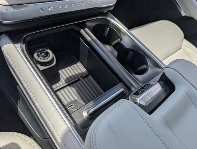 New 2026 Agate Black Metallic Ford Platinum® image 34