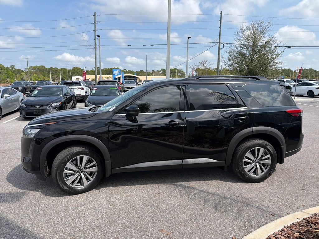 New 2026 Nissan Pathfinder SL 4D Sport Utility