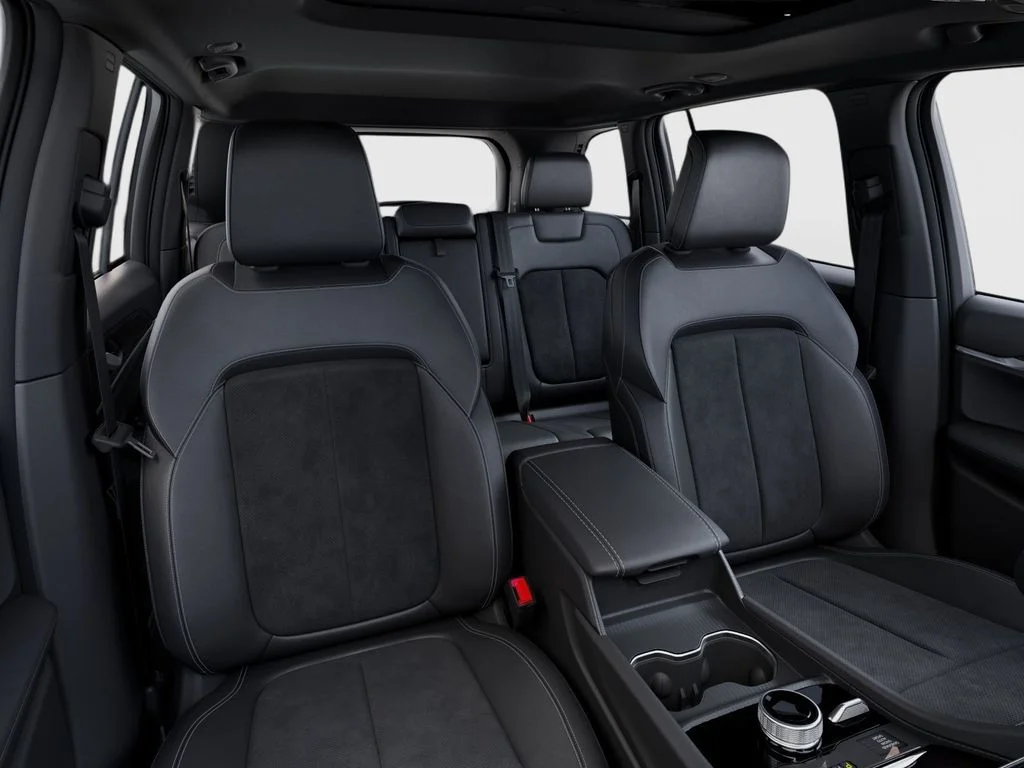 New 2026 Bright White Clear-Coat Exterior Paint Jeep Altitude image 18