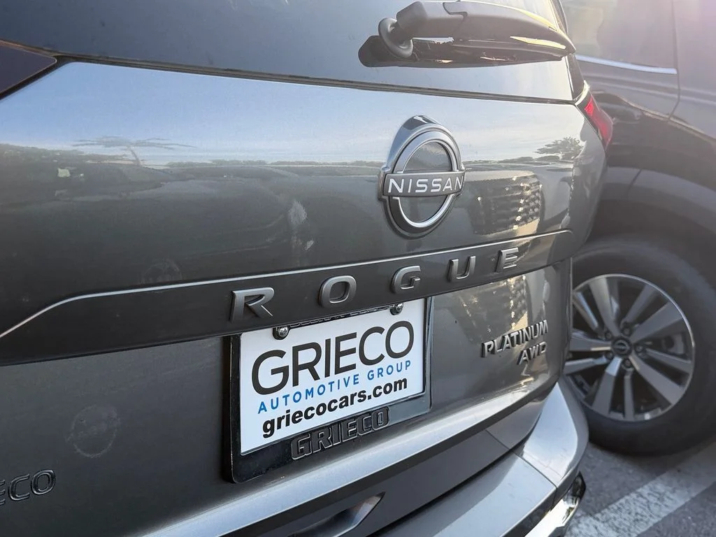 New 2026 Gray Nissan Platinum image 6