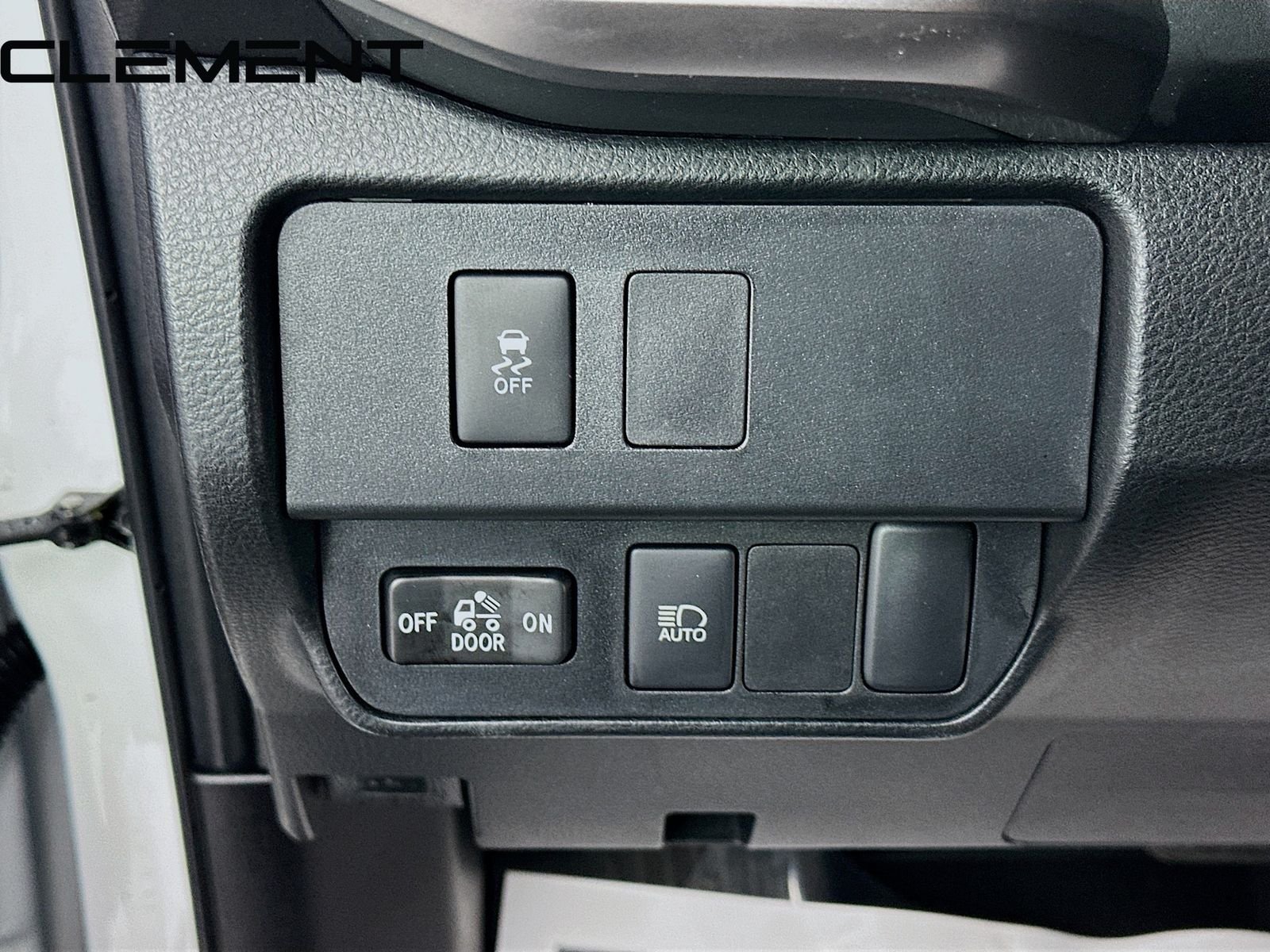 Used 2023 White Toyota SR5 image 13