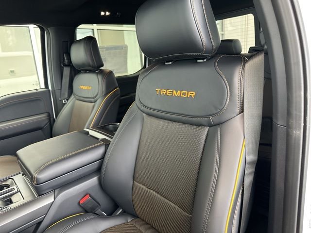 New 2025 Oxford White Ford Tremor® image 18