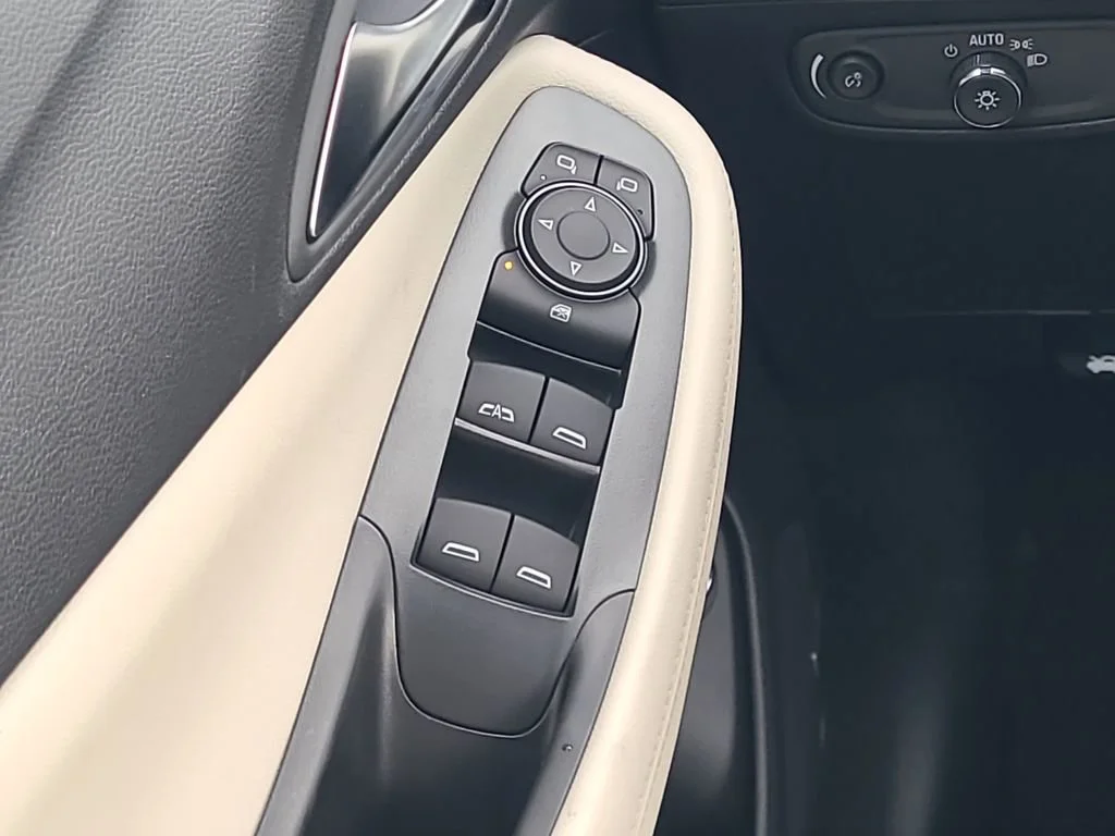 New 2026 Ebony Twilight Metallic Buick Avenir image 18