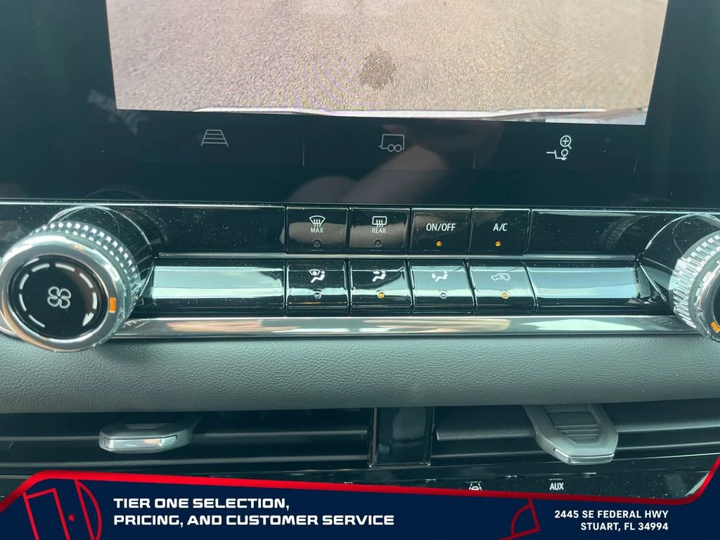 New 2026 Summit White GMC Elevation image 22