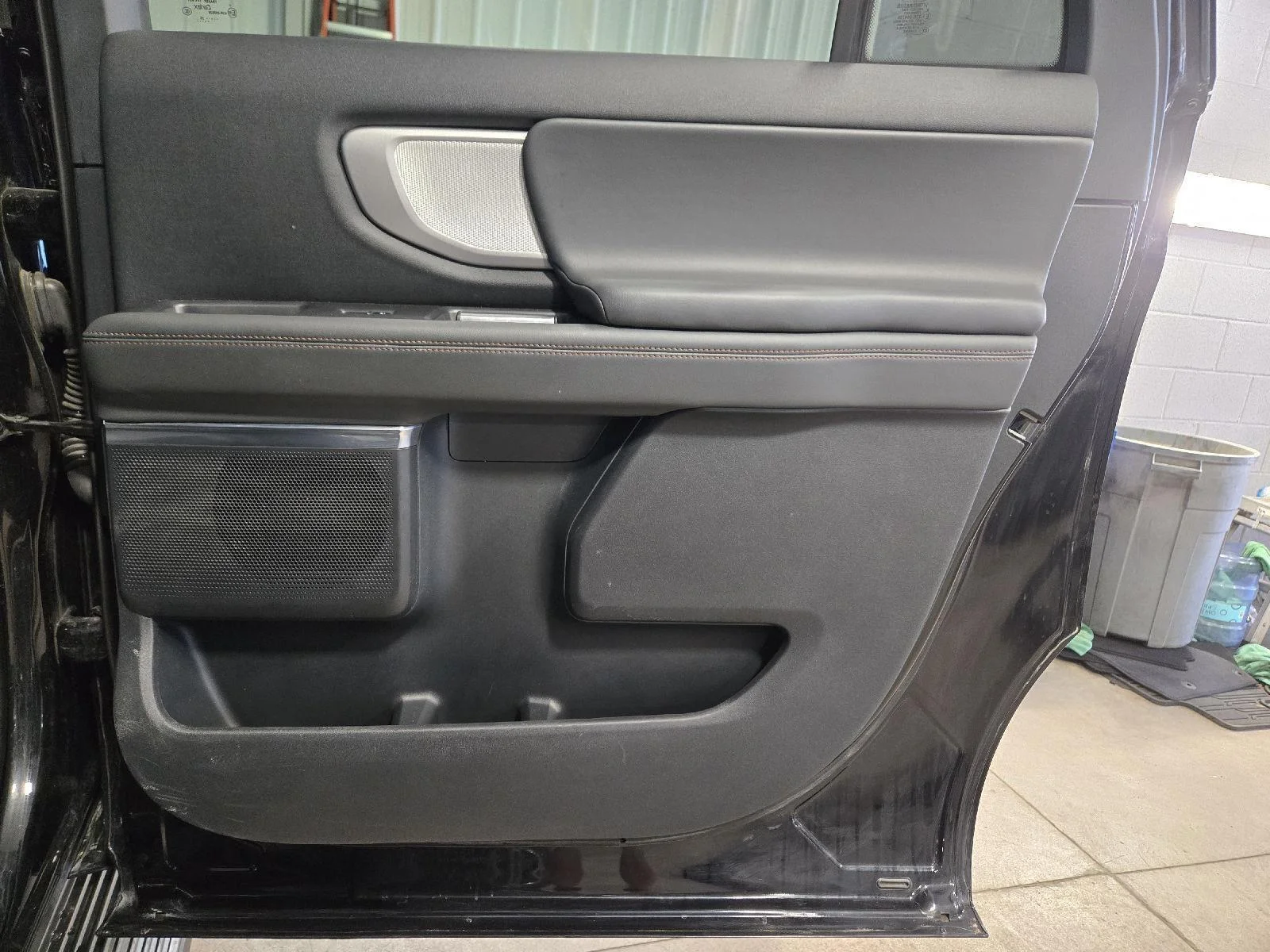 Used 2025 Agate Black Ford Active image 41