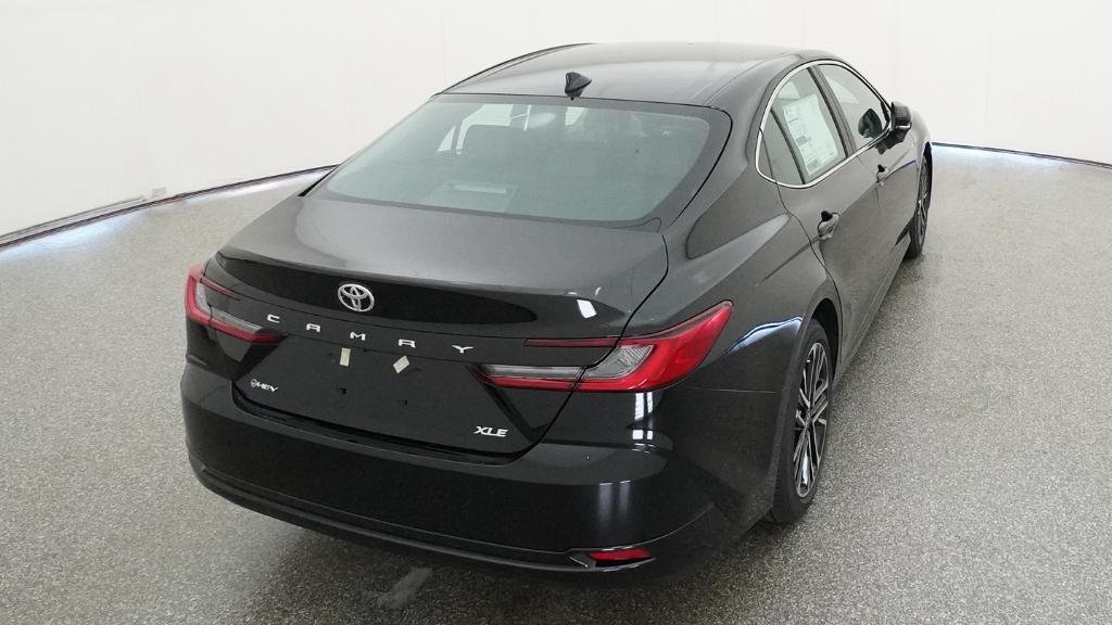 New 2026 Midnight Black Metallic Toyota XLE image 32