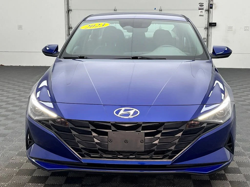 Used 2023 Blue Hyundai SE image 13