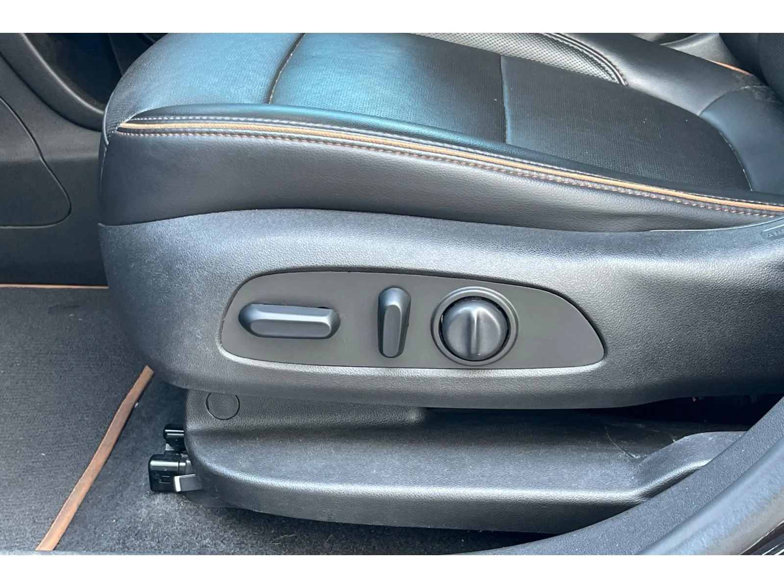 Used 2021 Ebony Twilight Metallic GMC AT4 image 14