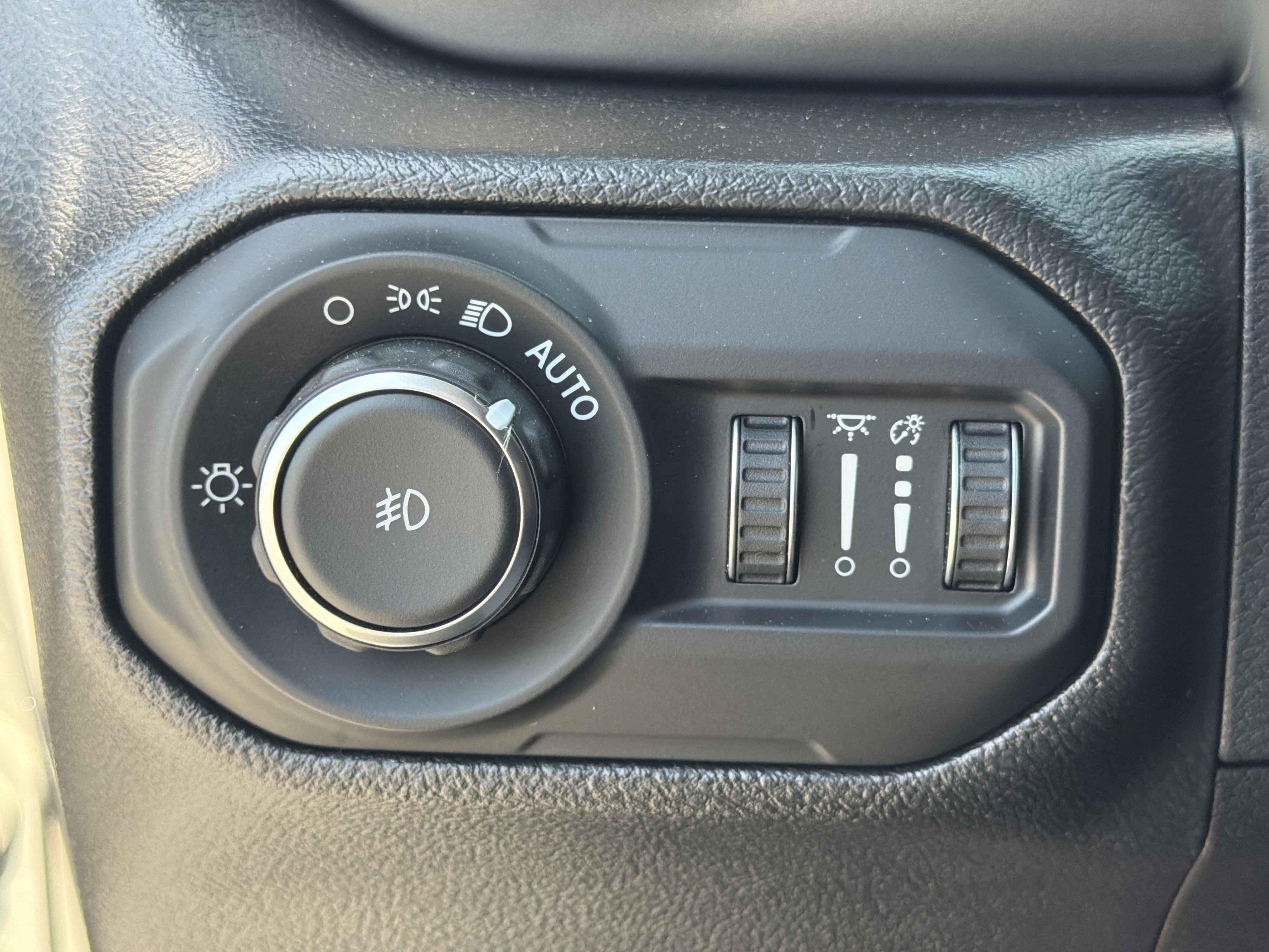 Used 2022 Sting-Gray Clearcoat Jeep Unlimited Sport S image 37