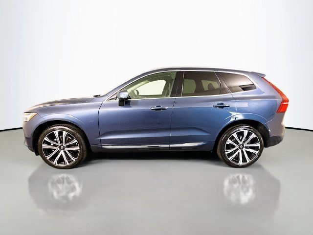 Used 2023 Denim Blue Metallic Volvo Ultimate Bright Theme image 4