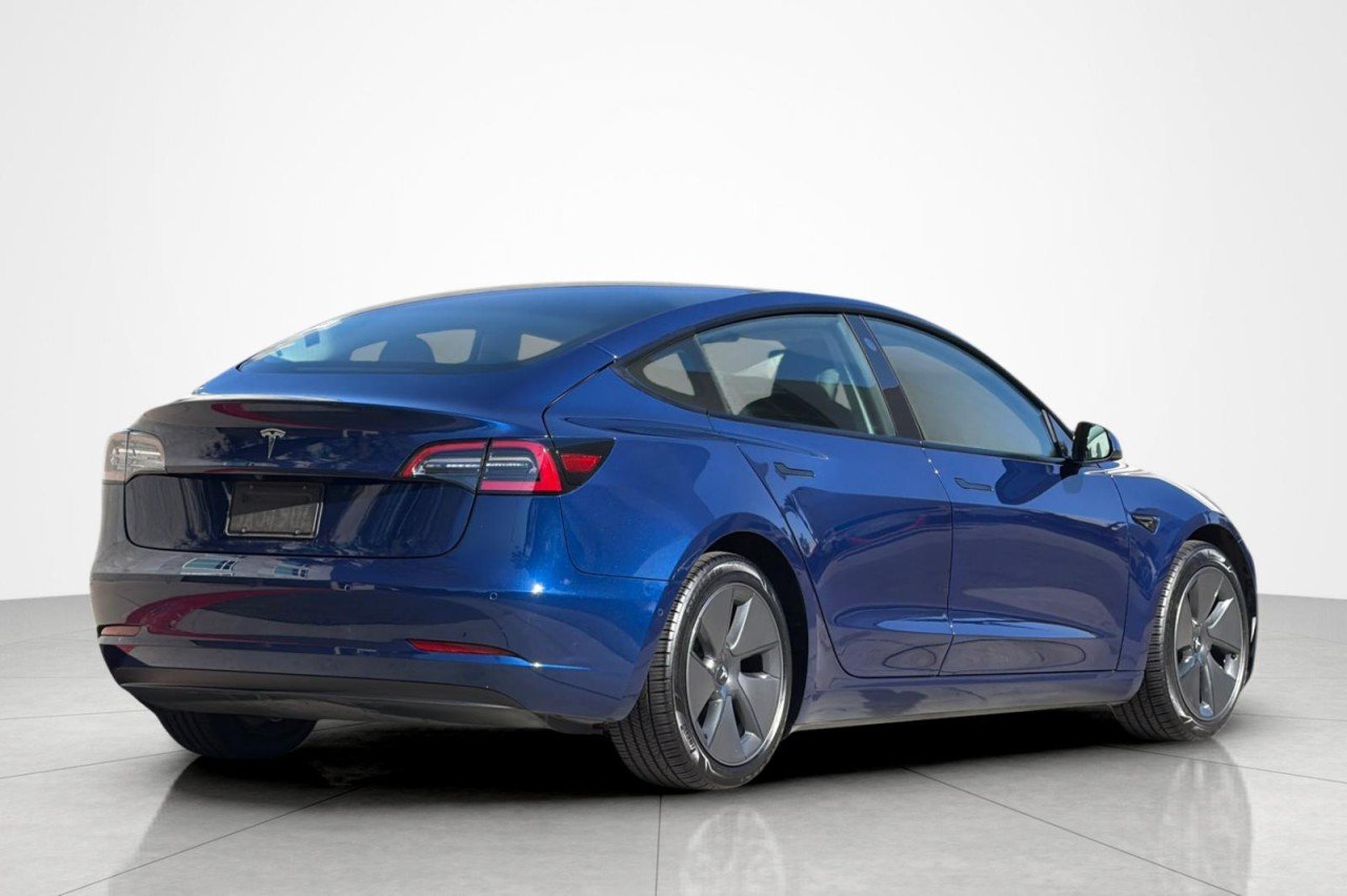 Used 2021  Tesla Standard Range Plus image 5