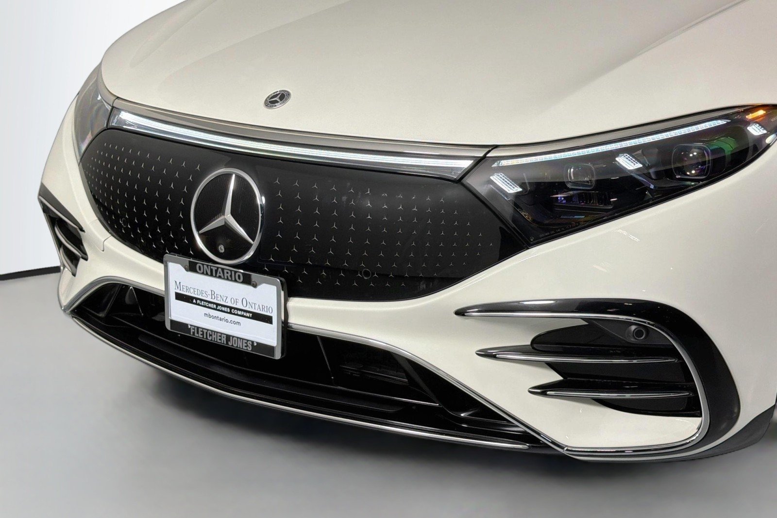 Certified Used 2023 MANUFAKTUR Diamond White Mercedes-Benz 580 image 12