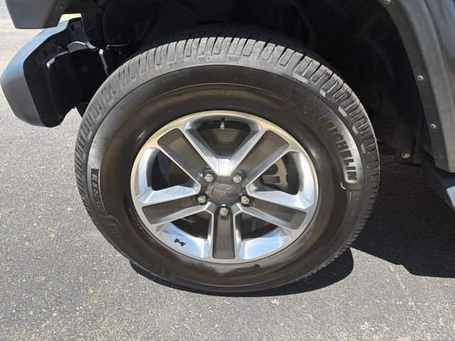 Used 2023 Gray Jeep Sahara image 5