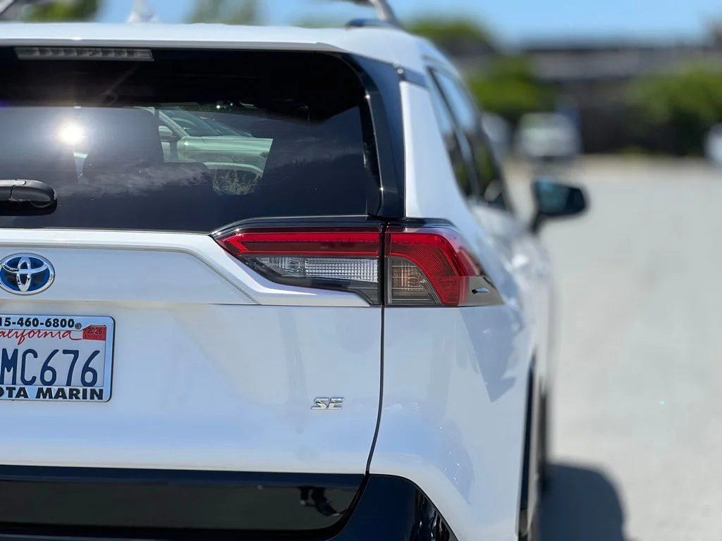 Used 2022 White Toyota SE image 13