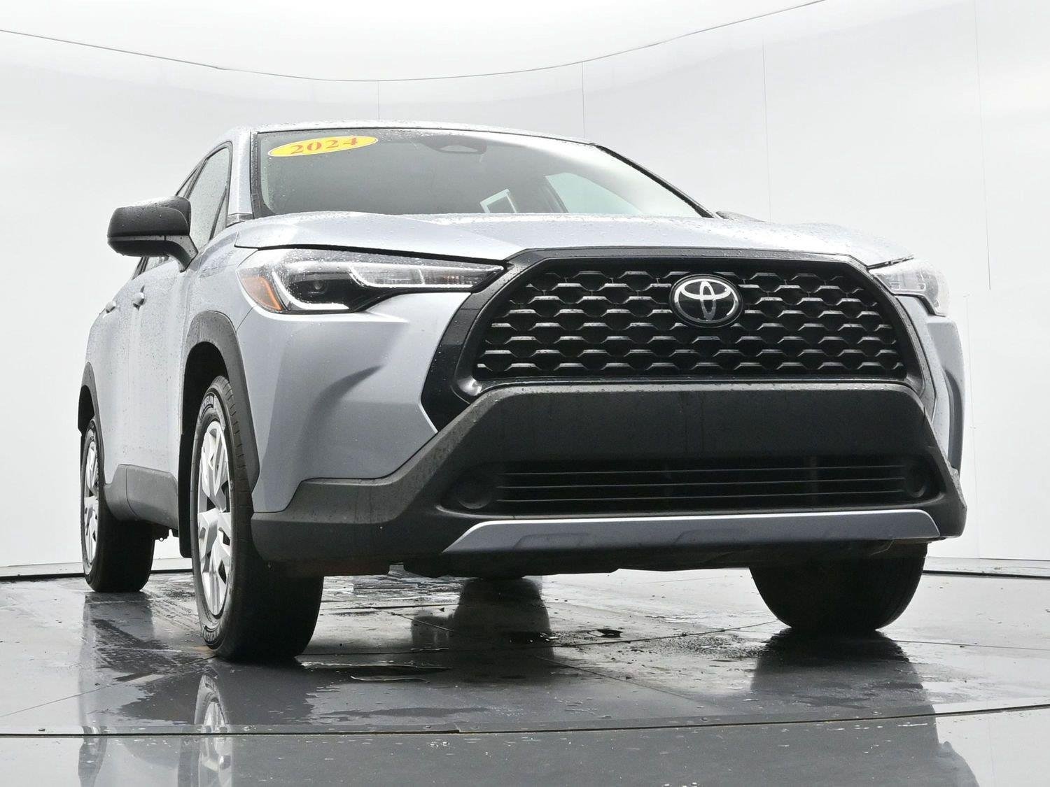 Used 2024 Sonic Silver Toyota L image 43