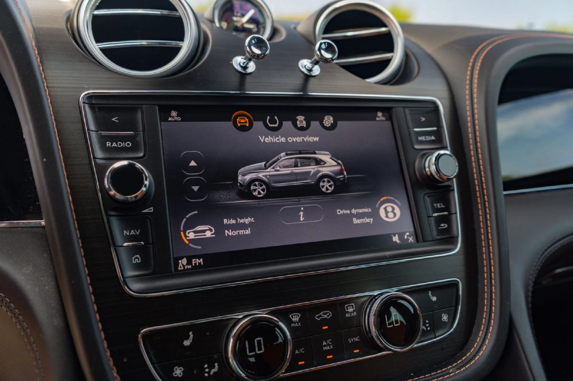 Used 2019 Black Bentley V8 image 20