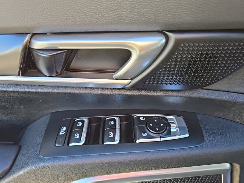 Used 2024 Silver Kia S image 23