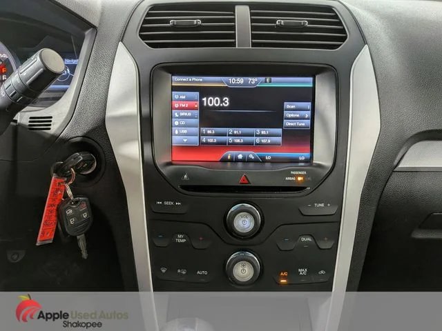 Used 2015 Silver Ford XLT image 26