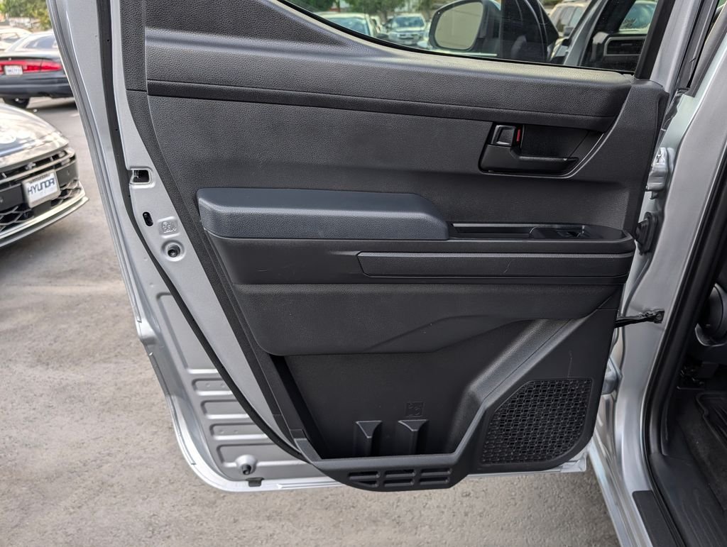 2025 Toyota Tacoma SR5 - Photo 14