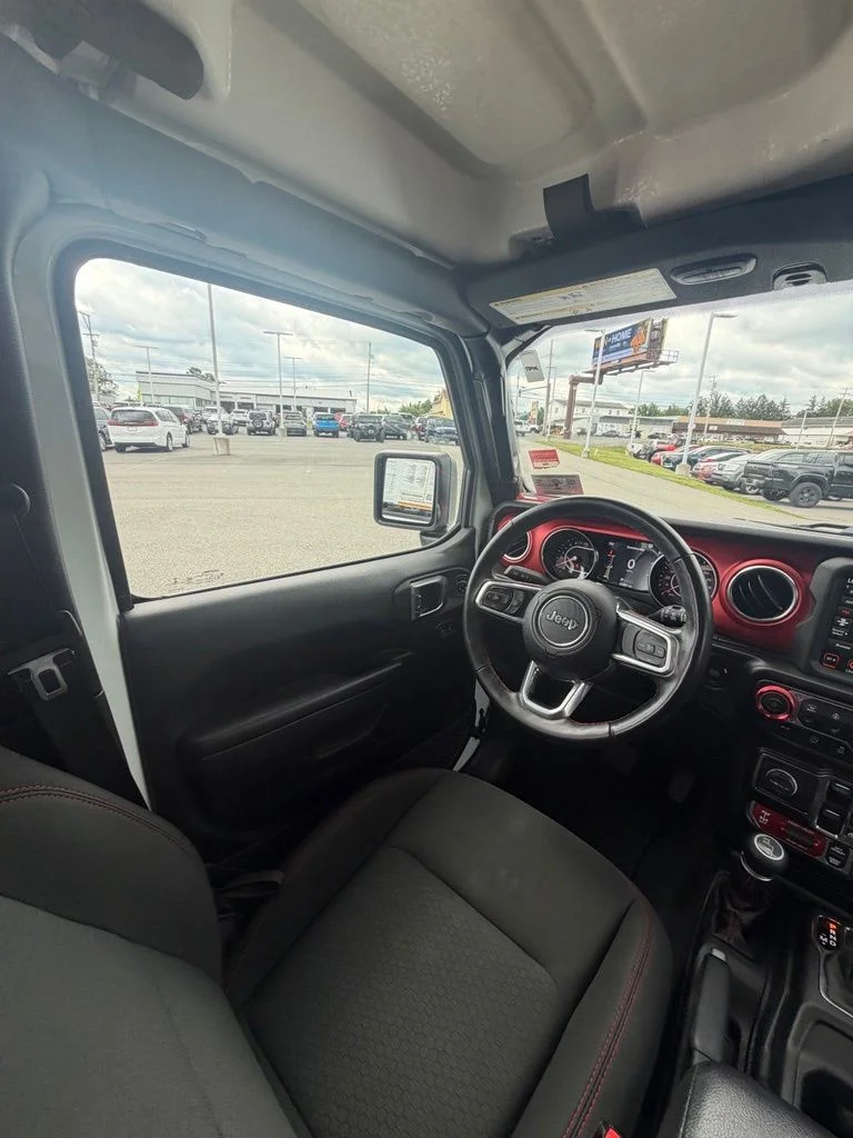 Certified Used 2022 White Jeep Unlimited Rubicon image 15