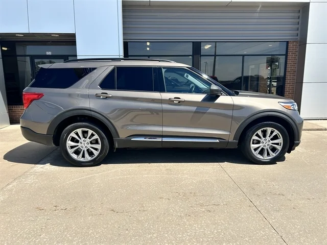 Used 2021 Gray FORD XLT image 3