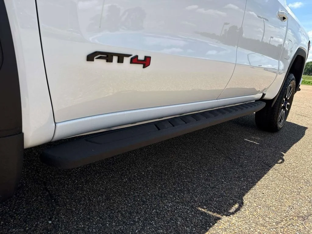 2026 GMC Sierra 1500 AT4 - Photo 8