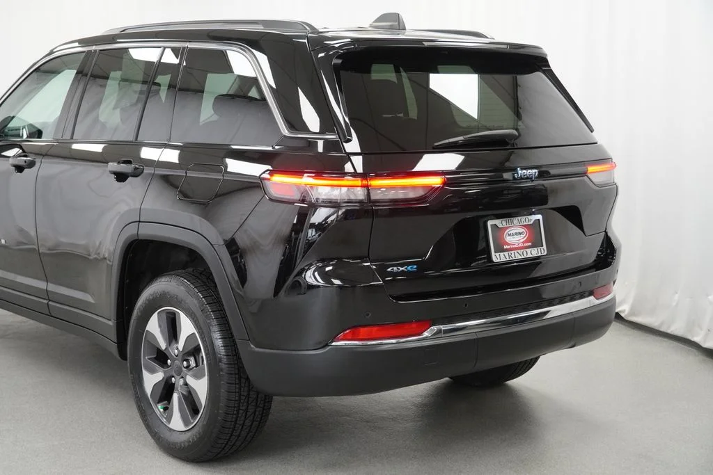 Used 2022 Black Jeep 4xe image 13