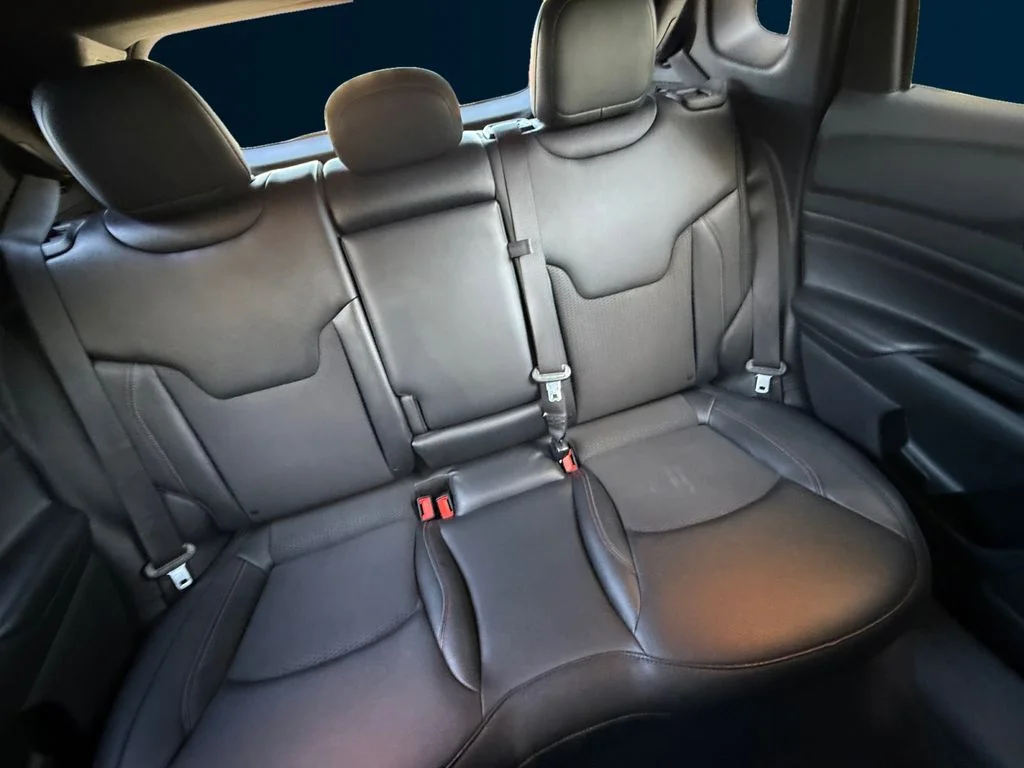Used 2025 Silver Jeep Trailhawk image 18