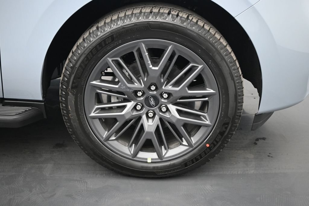 New 2026 Glacier Gray Metallic Tri-Coat Ford Platinum image 26