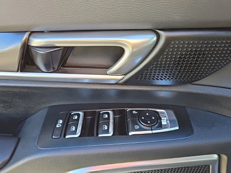 Used 2024 Silver Kia S image 23