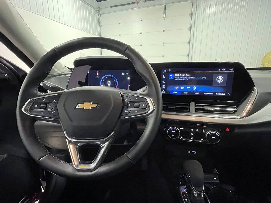 Used 2025 Red Chevrolet LT image 37