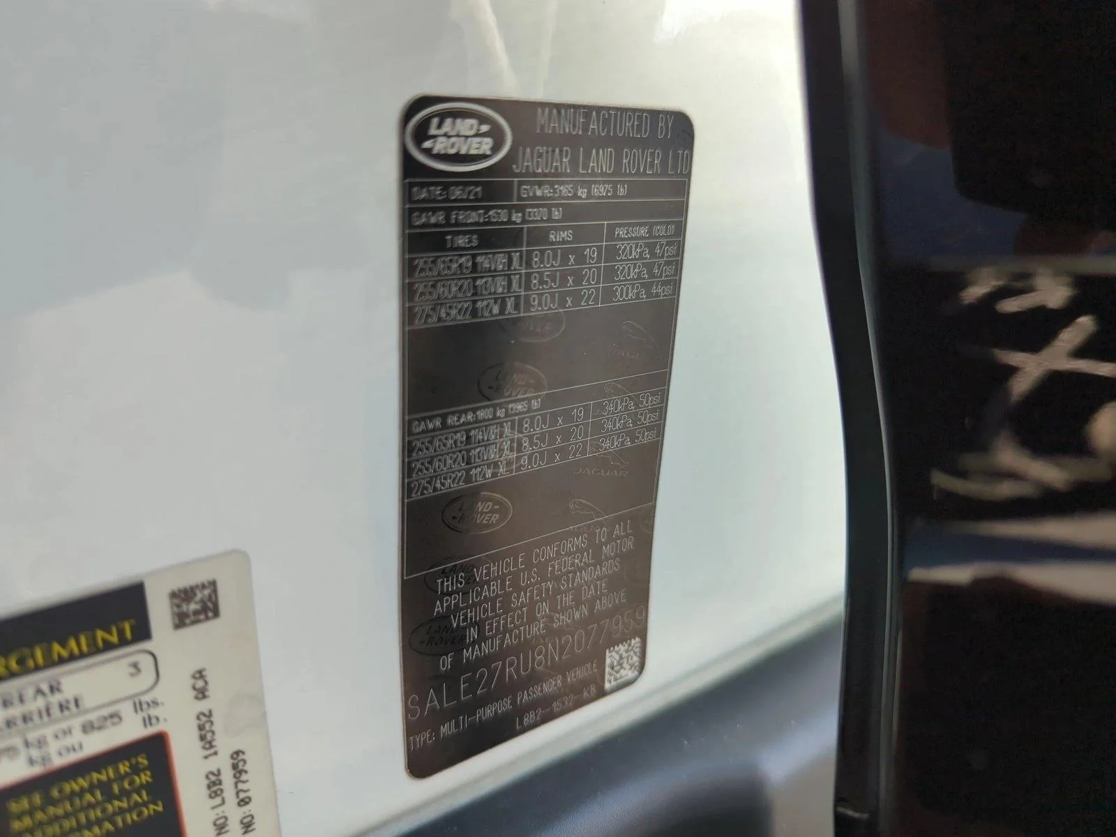 Used 2022 Yulong White Metallic Land Rover X-Dynamic SE image 25